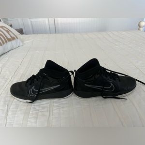 Boys Nike team hustle size 3